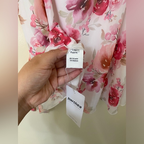 Floral mini dress with lace detail - Picture 4 of 8